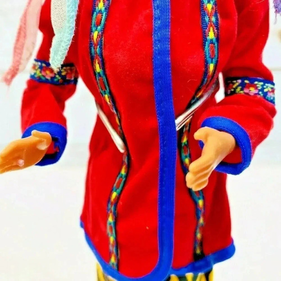 MATTEL BARBIE Doll Blond Hair Blue Eyes 2 Piece Outfit 12" Tall Used Free Ship - Picture 4 of 12